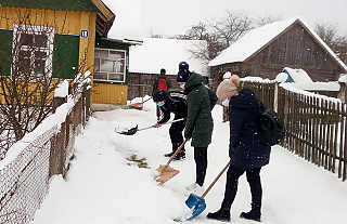 Волонтёры провели акцию «Зимняя пора добрых дел»