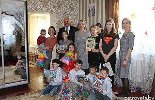 В рамках акции «Наши дети» председатель райисполкома Игорь Шалудин посетил дом семейного типа 