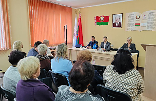 От отпуска до трудоустройства подростков: профсоюзные юристы в рамках правового приема ответили на вопросы жителей Гродненщины От отпуска до трудоустройства подростков: профсоюзные юристы в рамках правового приема ответили на вопросы жителей Гродненщины