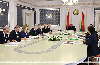 Проект новой Конституции Беларуси представили Президенту