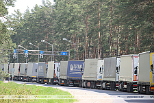 ГПК: около 2 тыс. большегрузов ожидают въезда в Евросоюз