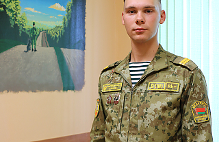 О службе и творчестве рассказал военнослужащий пограничной заставы «Лоша» Самуил Першукевич 