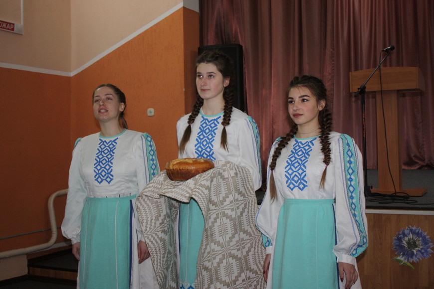 Pryvitanne_z_karavaem.jpg Pryvitanne_z_karavaem.jpg