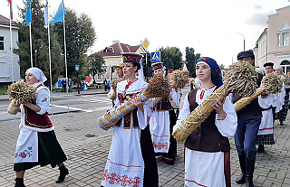Островецкий район открыл шествие тружеников села фестиваля-ярмарки «Дажынкі-2022»