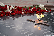 Мы этой памяти верны: митинг-реквием прошёл у памятника советским воинам и партизанам в Островце