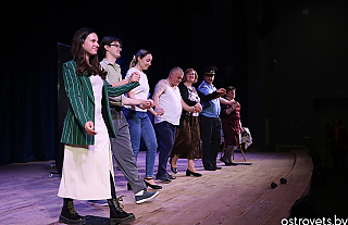 Прэм’ера п’есы “Каханне і мухаморы”: знаёмыя незнаёмцы і поўны аншлаг