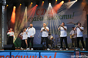 Кавер-группа «Тени» поздравила островчан и гостей города