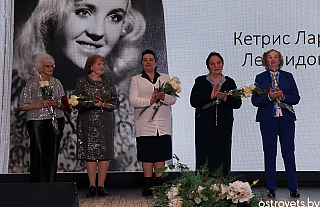 «Ты женщина, ты книга между книг…»: творческий проект представили педагоги