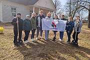 Работники районной библиотеки трудились на субботнике в Изабелино
