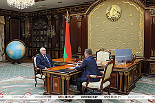 Лукашенко: профсоюзы должны быть мощной базой для поддержания стабильности в белорусском обществе 