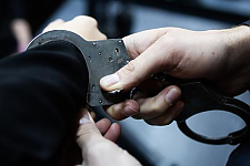 Трое мужчин совершили в Островце кражу больше чем на 60 000 рублей