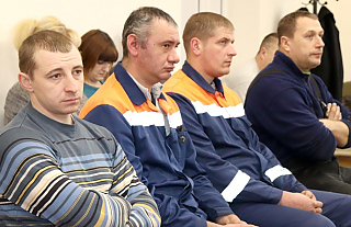 Зарплату и вакансии обсуждали в лесхозе