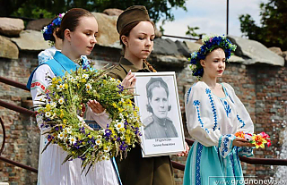 Венки памяти, сотканные из судеб и любви к Родине, пустили на берегу реки Неман