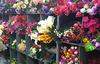 Почему искусственные цветы наносят вред окружающей среде