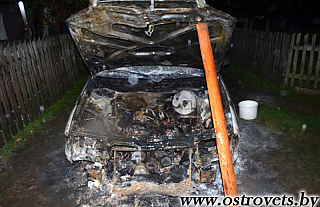 Сегодня ночью в Островецком районе загорелся автомобиль