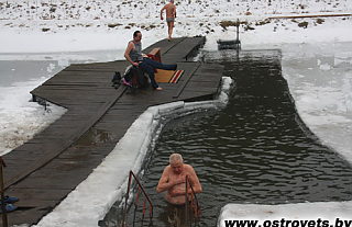 Чеслав Лобачевский собирает любителей зимнего купания
