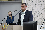 О чём островецкая молодёжь говорила с председателем районного Совета депутатов