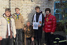 Работники МЧС и юные спасатели-пожарные помогли жительнице Островца