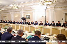 "Пока картина неоднозначная". Александр Лукашенко о работе экономики в 2025 году