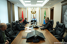 Выездной приём и «Прямую линию» в Островце провёл Дмитрий Резенков