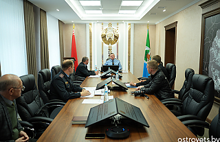 Выездной приём и «Прямую линию» в Островце провёл Дмитрий Резенков