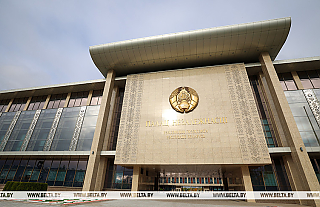 Александр Лукашенко дает интервью журналисту телеканала RT Рику Санчесу