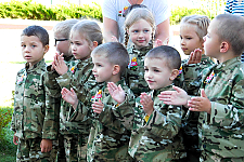 Туристический слёт объединил детей, родителей и военных в детском саду №5