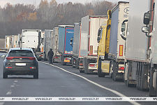 ГПК: въезда в Евросоюз ожидают около 5 тыс. фур, 1,2 тыс. легковых авто и 25 автобусов ГПК: въезда в Евросоюз ожидают около 5 тыс. фур, 1,2 тыс. легковых авто и 25 автобусов