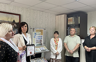 Акция “В школу с “Белой Русью” стартовала в Островце