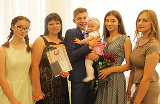 О себе и своей семье рассказала многодетная мама Анна Лаврецкая 