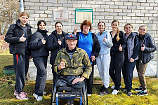 Тепло женских сердец: активистки первичной организации ОО «Белорусский союз женщин» войсковой части 7434 пришли на помощь людям с инвалидностью
