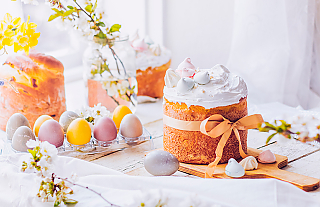 Островецкий РИК и Совет депутатов поздравили жителей Островетчины православной конфессии с Воскресением Христовым