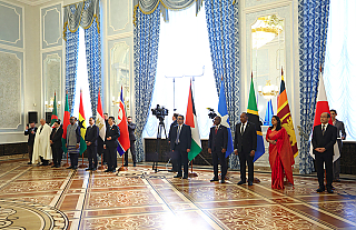 Диалог ради созидания. О милитаристской позиции Запада и миролюбивой политике Беларуси