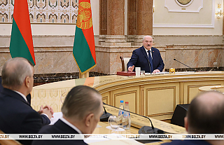 О зрелой нации, выполненных обещаниях и уверенности в будущем. Лукашенко в День Конституции сказал о главном