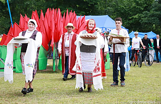 На Августовском канале дан старт третьему дню фестиваля национальных культур