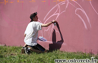 Пленэр граффитистов проходит в Островце  