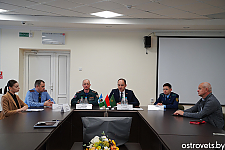 Единый день информирования в опытном лесхозе провёл председатель райисполкома Сергей Медзвецкас