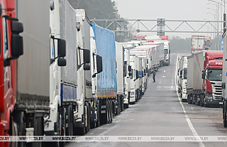 ГПК: литовские пограничники пропустили за сутки в ЕС треть грузовиков от нормы