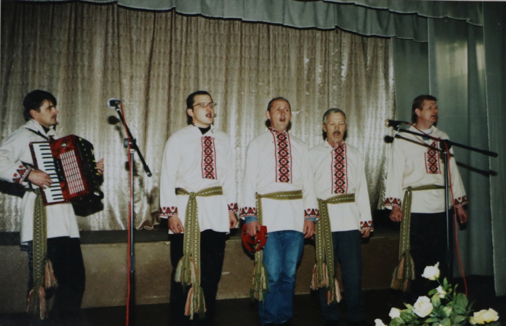 IMG_6021 Вакальны гурт Халасцякі 2002 год.jpg