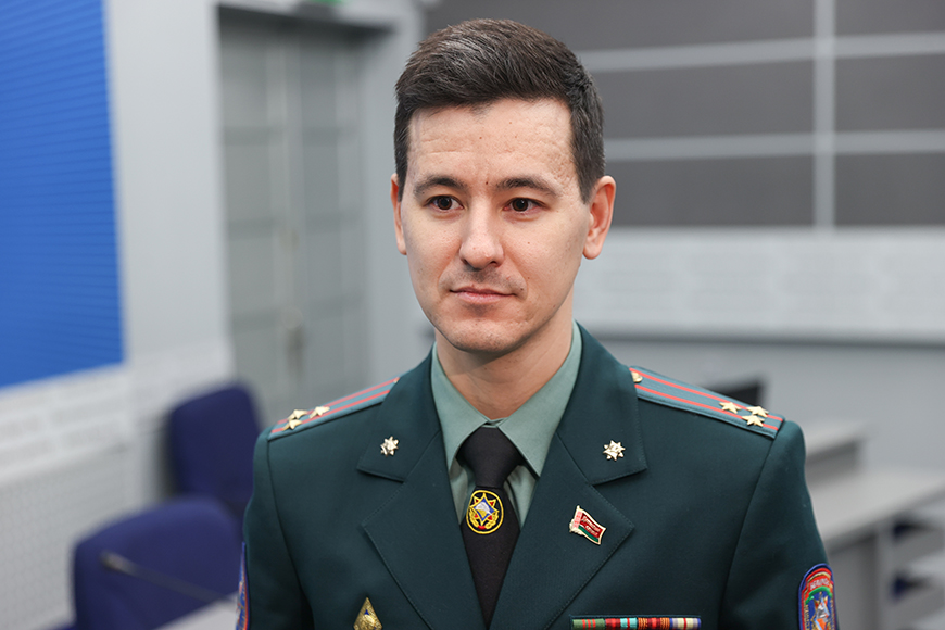 Помощник министра — пресс-секретарь Министерства по чрезвычайным ситуациям Евгений Барановский